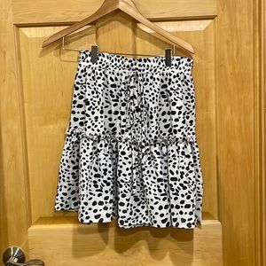 BOGO Black off white ruffle skirt elastic waist size M